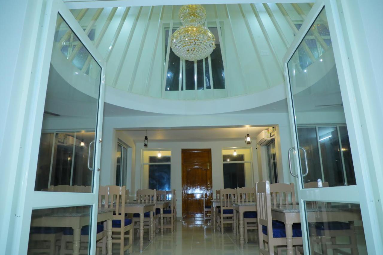 Srinivasa Hotel تيروباتي المظهر الخارجي الصورة