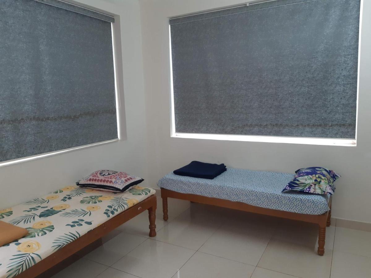 Srinivasa Hotel تيروباتي المظهر الخارجي الصورة